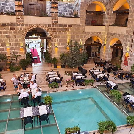 Cesme Kanuni Kervansaray Historical Hotel מראה חיצוני תמונה