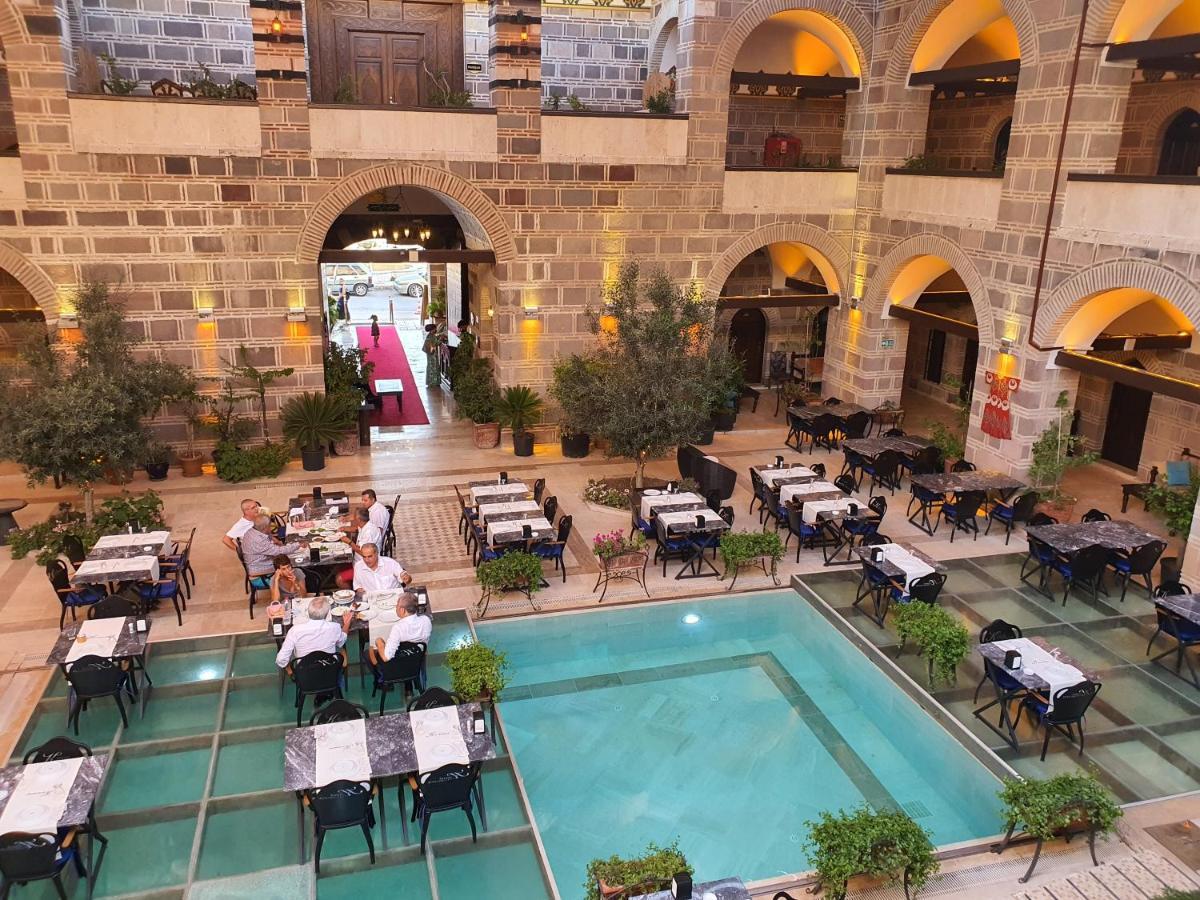 Cesme Kanuni Kervansaray Historical Hotel מראה חיצוני תמונה
