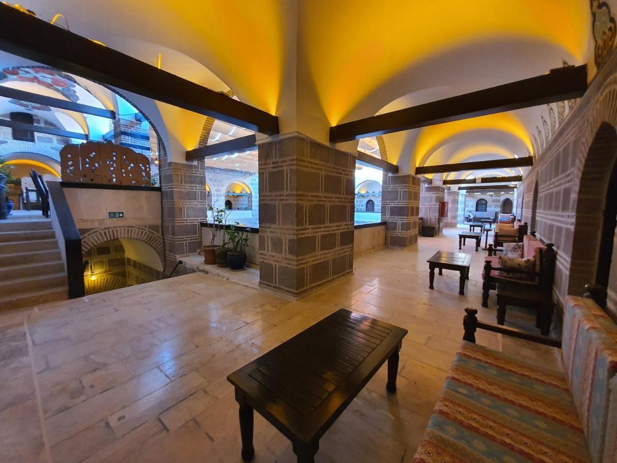 Cesme Kanuni Kervansaray Historical Hotel מראה חיצוני תמונה