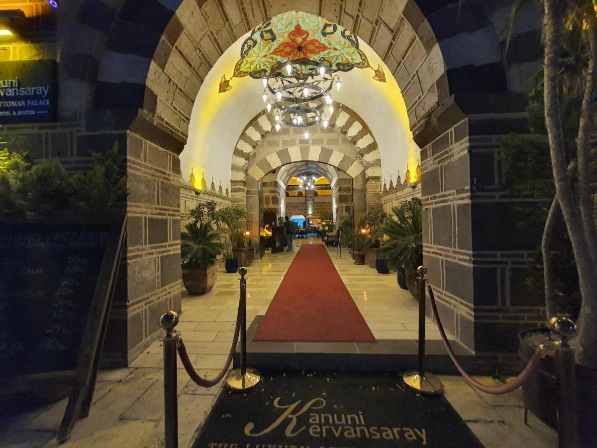 Cesme Kanuni Kervansaray Historical Hotel מראה חיצוני תמונה