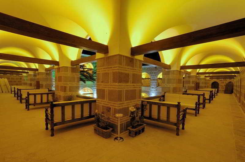 Cesme Kanuni Kervansaray Historical Hotel מראה חיצוני תמונה